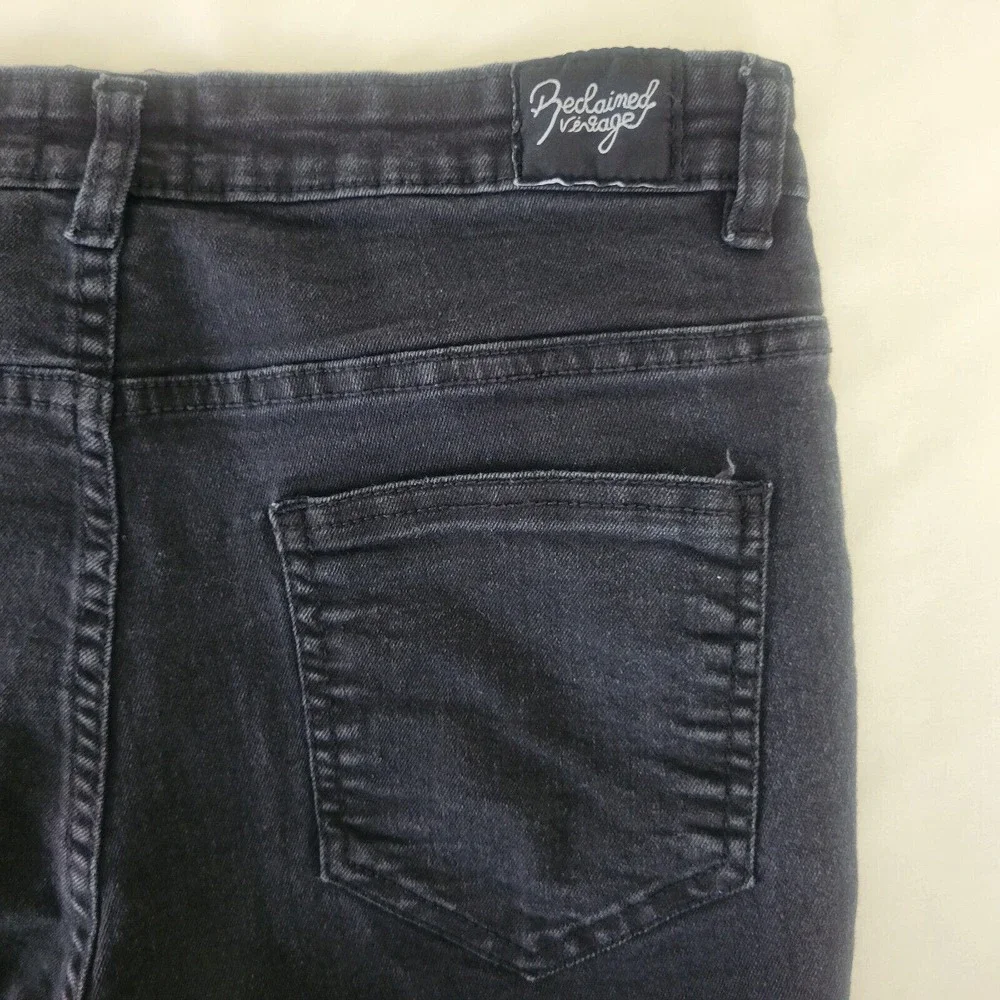Reclaimed Vintage Jeans Womens 32 Black Denim Mid Rise Skinny Distressed 28x29.5